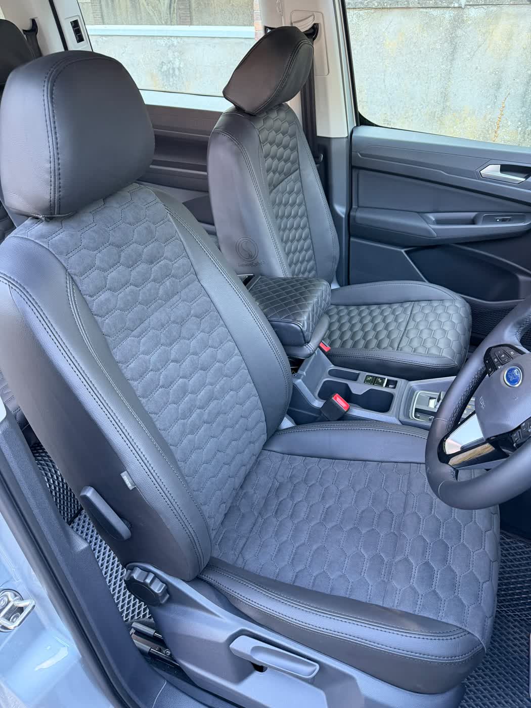 Black ECO leather honeycomb, front and rear (3 of 4)