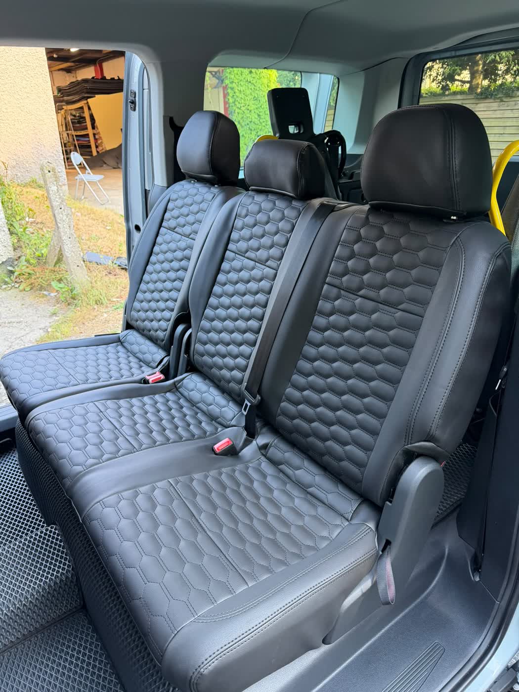 Black ECO leather honeycomb, front and rear (4 of 4)